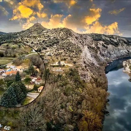Holiday home Hebergements Des Posas