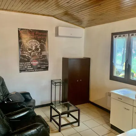 Hebergements Des Posas Holiday home