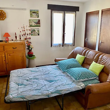 Hebergements Des Posas Holiday home *